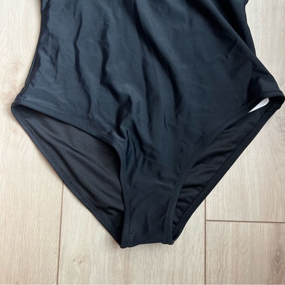 Cupshe‎ Lasercut Flounce Off the Shoulder swimsuit - Picture 6 of 12